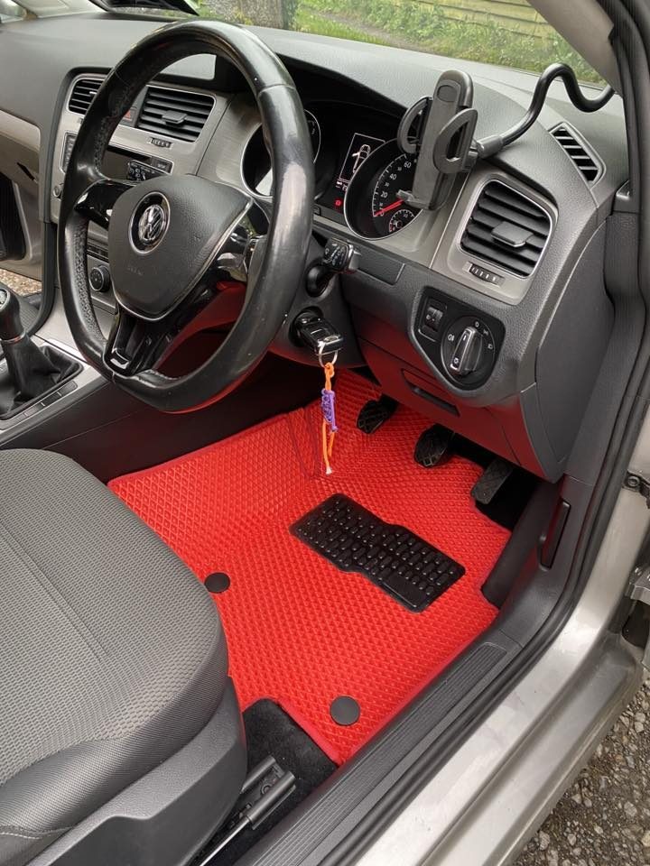 VW Golf front mats in red
