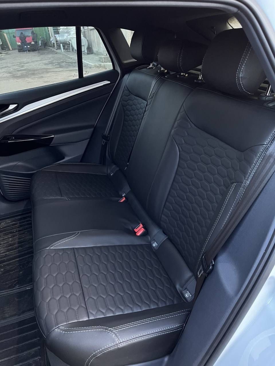 Rear bench — full ECO leather honeycomb