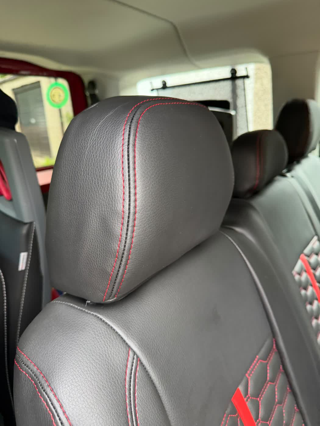 ECO leather honeycomb with red stripe and red stitching (5 of 12)