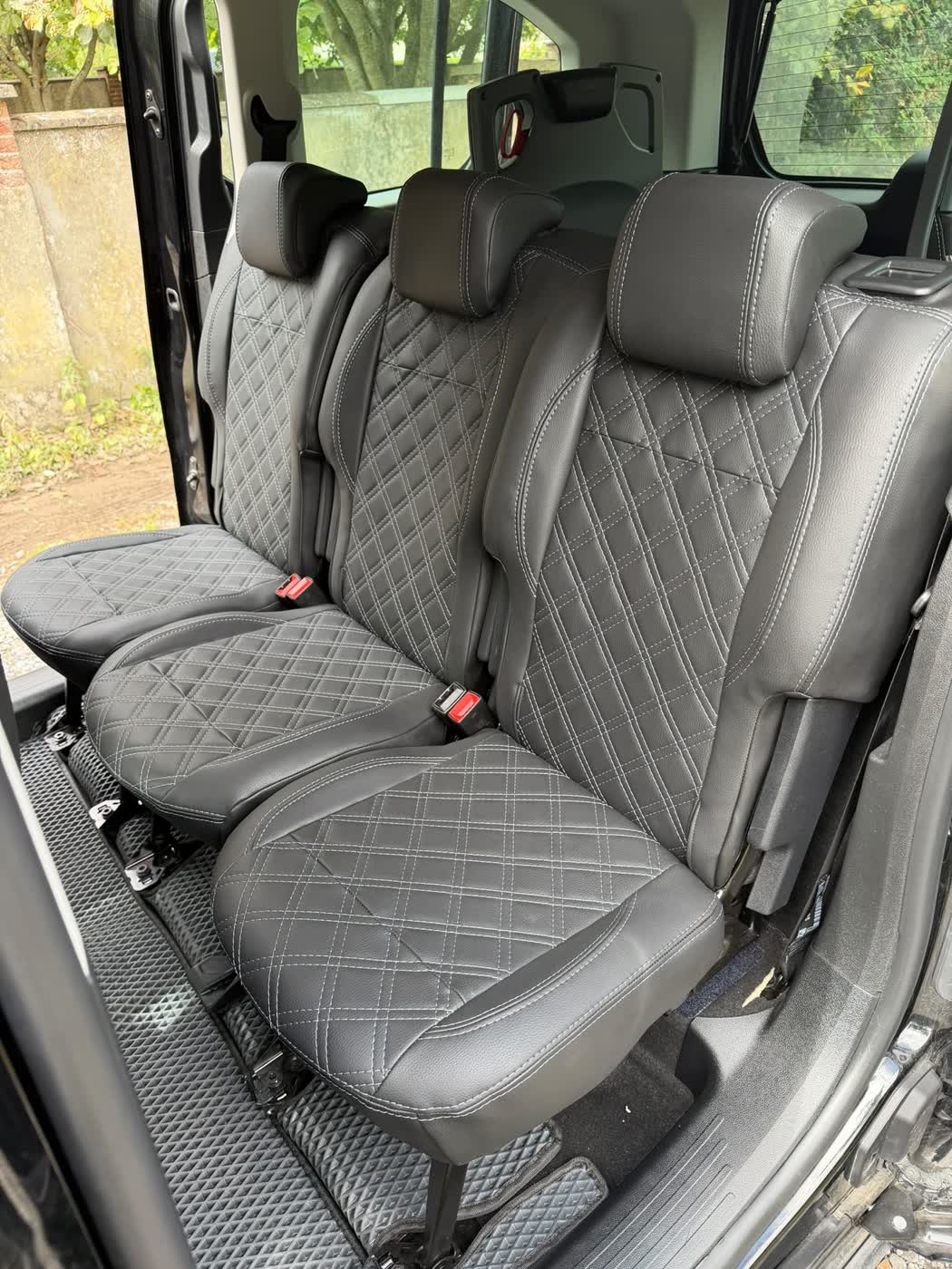 Grey ECO leather diamond quilt, front and rear (3 of 5)