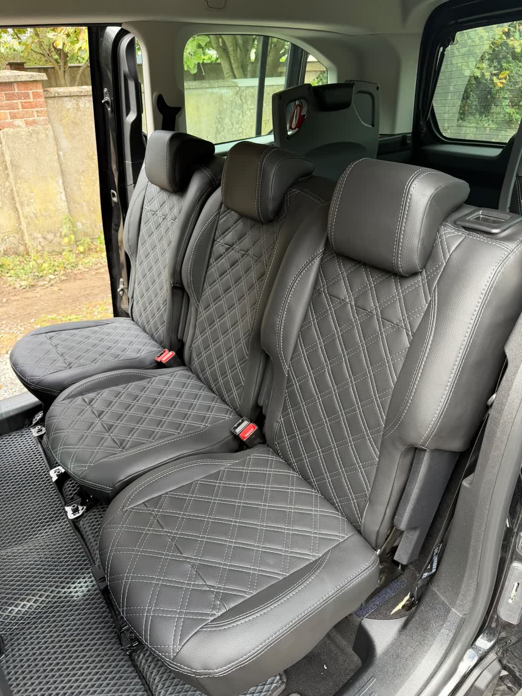 Grey ECO leather diamond quilt, front and rear (5 of 5)